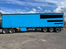 2002 Freighter Maxitrans ST-3 44ft Tri Axle Curtainsider - picture2' - Click to enlarge