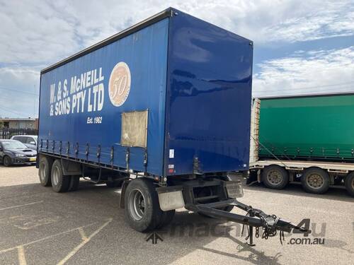 2002 J G Shultz DT3 Curtainside Dog Trailer