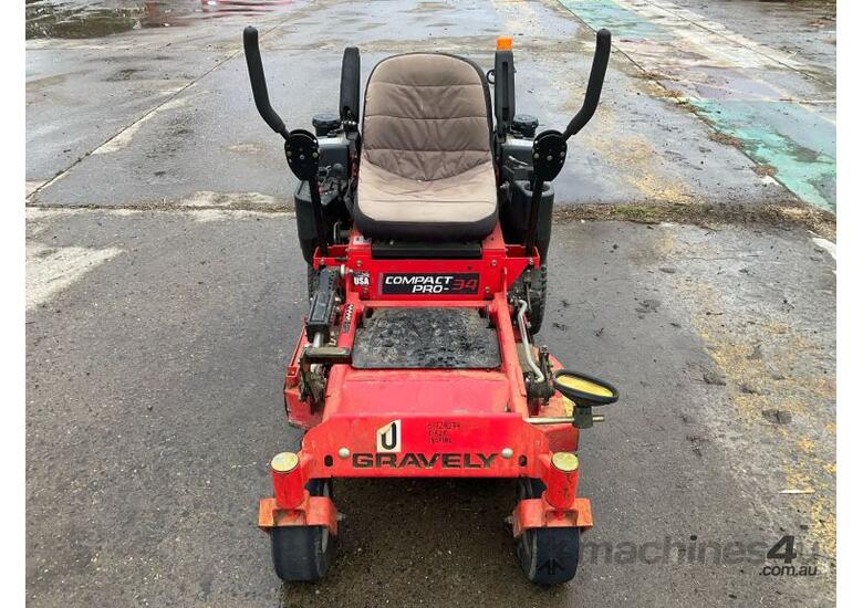 caption Gravely Compact Pro 34 Zero Turn Ride On Mower