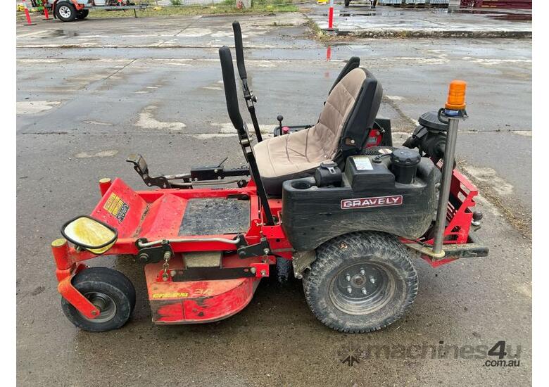 caption Gravely Compact Pro 34 Zero Turn Ride On Mower