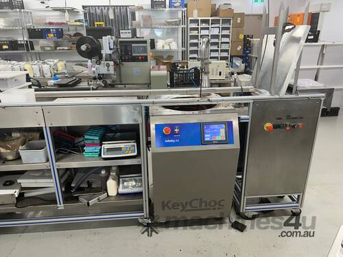 Automatic chocolate moulding line