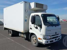 Hino 300 - picture0' - Click to enlarge