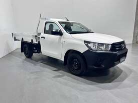 2016 Toyota Hilux Workmate Petrol - picture0' - Click to enlarge