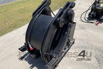 Dual Ram Hydraulic Grapple Attachment to Suit 10-17T Excavator