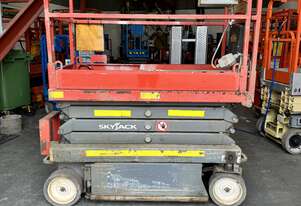 Used Skyjack SJ3219 Electric Scissor Lift