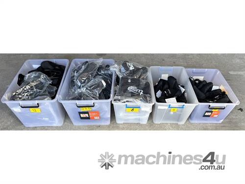 caption QUANTITY OF DIVE BOOTS