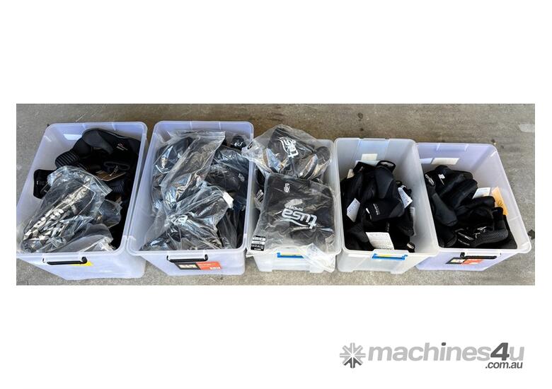 caption QUANTITY OF DIVE BOOTS