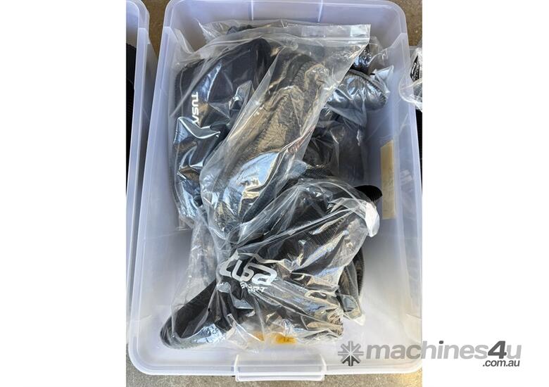 caption QUANTITY OF DIVE BOOTS