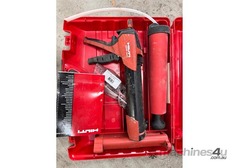 caption HILTI HDM 500 DISPENSER