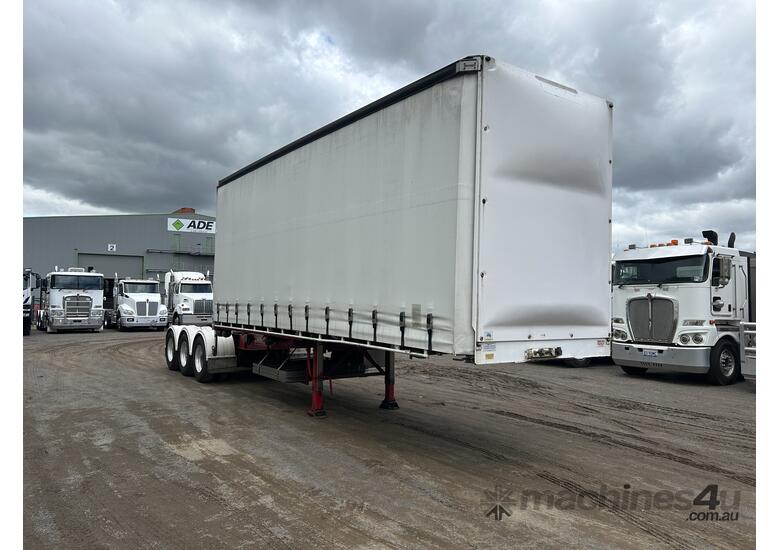caption 2019 Barker Heavy Duty Triaxle Curtainsider A Trailer