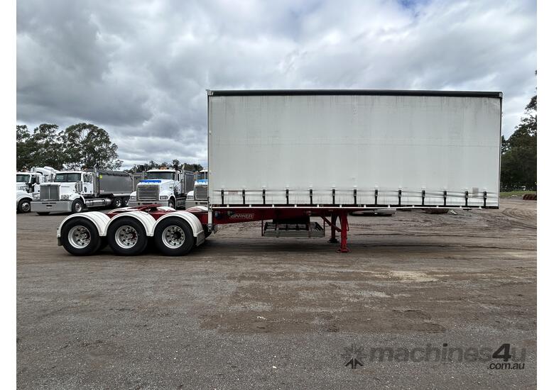 caption 2019 Barker Heavy Duty Triaxle Curtainsider A Trailer