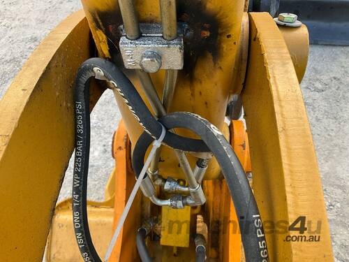 caption 2021 Caterpillar 305.5E2 Excavator (Steel Tracked)