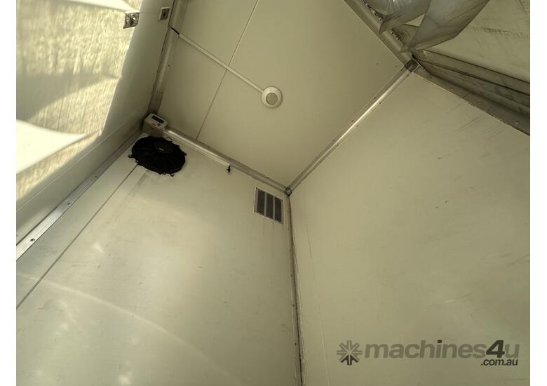 caption 2017 Mitsubishi Fuso Fighter FK600 4x2 Refrigerated Curtainsider