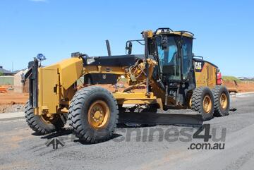 Caterpillar 2011   12M Caterpillar 2011   12M