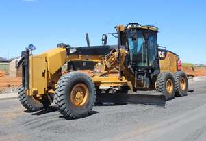 Caterpillar 2011   12M