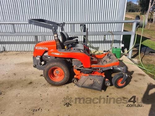 caption Kubota ZG222
