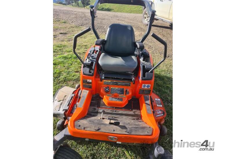 caption Kubota ZG222