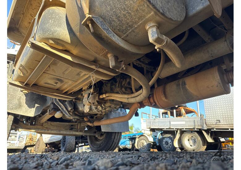 caption 2010 Mitsubishi Fuso Fighter FN600 Tipper