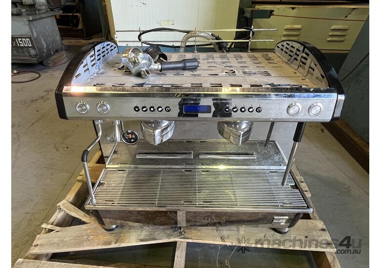 Reneka Rosheim Coffee Machine