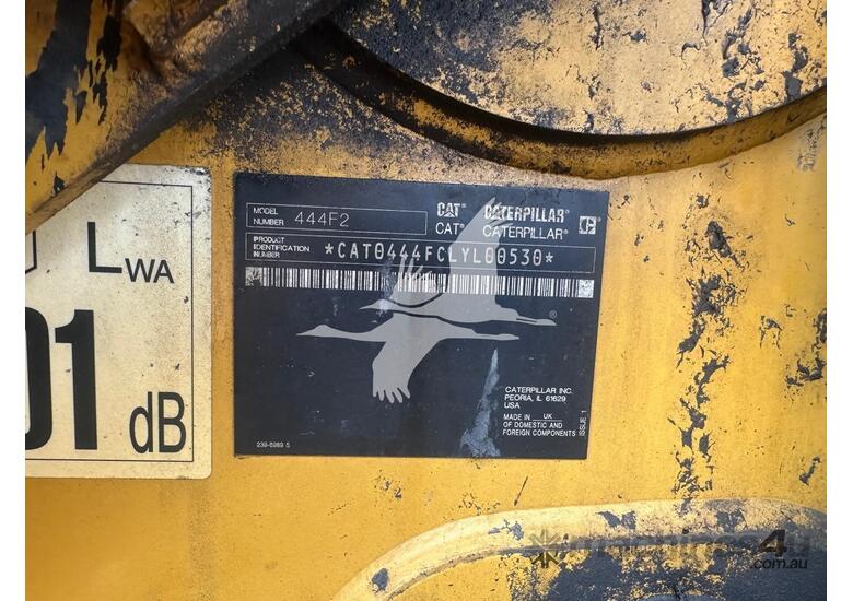 caption 2018 CATERPILLAR 444F2
