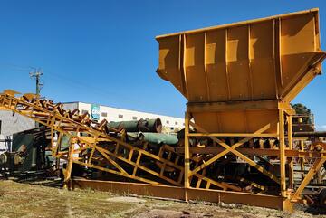 Feed Bin and conveyor