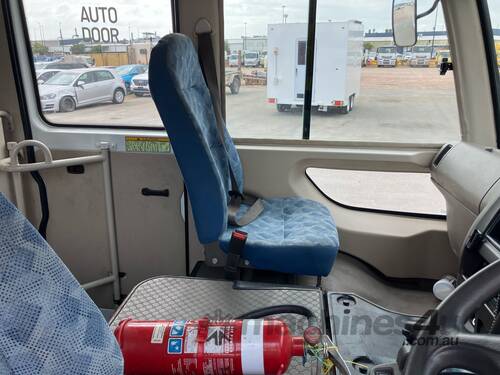 2014 Mitsubishi Fuso Rosa BE600 Bus