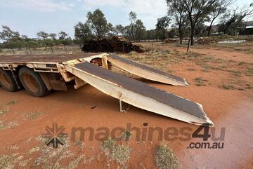 1996 Tri Axle Krueger Step Deck Trailer 13.70 M Long 2.5 M wide