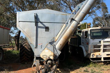 Parkes Steel 18 Tonne Haul Out / Chaser Bin Harvester/Header
