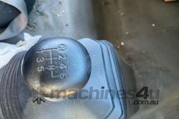 Hino 2012   300 series Pantech