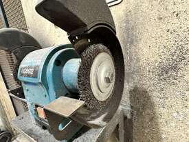 Makita GB602 Bench Grinder On Pedestal - picture0' - Click to enlarge