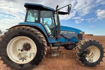 New Holland 1999   8670 Tractor