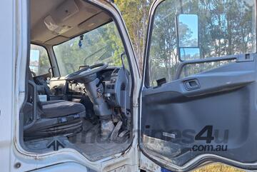 2015 Mitsubishi Fuso Fighter 2427 Hook Lift