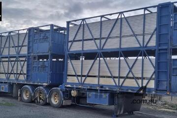 2015 Rhino A & B Cattle Crates, E.M.U.S TS912