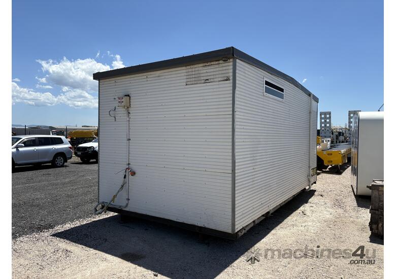 6x3 toilet block with showers