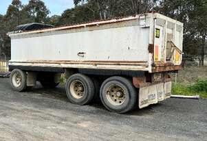 Gorski   DOG TRAILER.