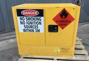 DrumSmart SAFETY CABINET 100L Hazardous Flammable Liquids Storage FSC100