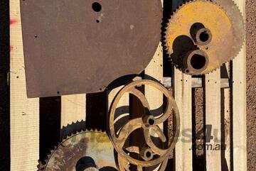 Horwood Bagshaw Clover Harvester - Pulleys & Thresher Drives