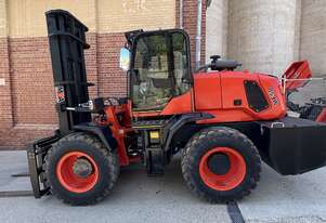 5tn Articulated All-Terrain Forklift