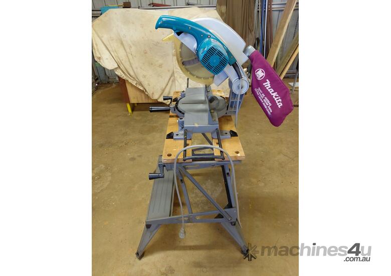 Makita 255mm Mitre Saw – Model 2400B – 240V – With Stand
