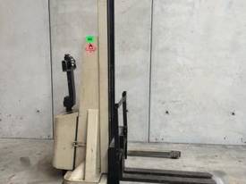CROWN 20MT130A Walkie Straddle Forklift - picture0' - Click to enlarge