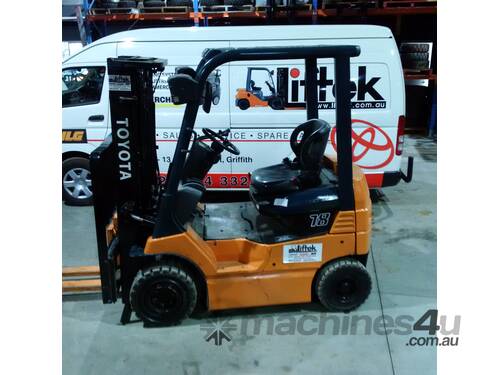 TOYOTA ELECTRIC FORKLIFT 7FB18