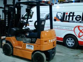 TOYOTA ELECTRIC FORKLIFT 7FB18 - picture0' - Click to enlarge