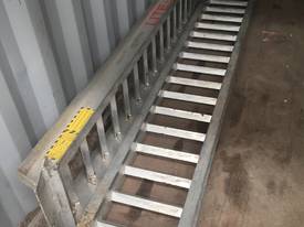 Loading Ramps - picture0' - Click to enlarge