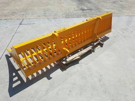 Tractor Rock Bucket, Sieve Bucket - Euro Hitch - picture2' - Click to enlarge