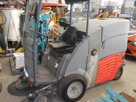 Hako Citymaster 90 Sweeper - picture0' - Click to enlarge