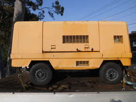 390 cfm airman , 4cyl turbo Isuzu diesel  - picture1' - Click to enlarge