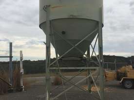 Silo - 30m3 with vibratory bin activor and silo venting filter - picture0' - Click to enlarge