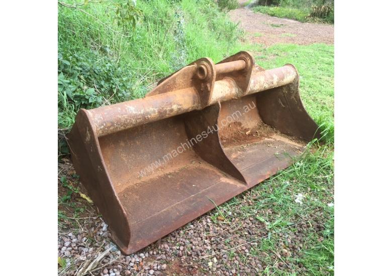 caption Excavator 20 Ton