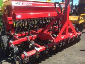 Duncan Renovator Classic Seed Drill - picture0' - Click to enlarge