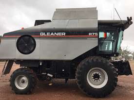 Gleaner R75 Header(Combine) Harvester/Header - picture0' - Click to enlarge